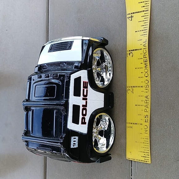 2 Police cars - Picture 3 of 10